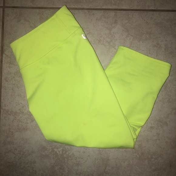 Fabletics Angela Capri lime green neon pants small - Picture 3 of 4